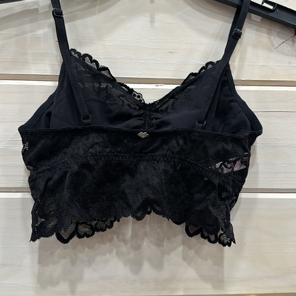 Small VS PINK BLACK LACE BRALETTE - Picture 2 of 5